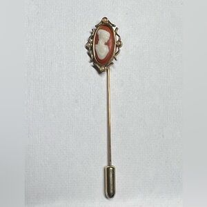 Vintage Avon Cameo pin